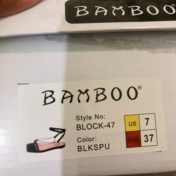 NWT Black and Gold Sandals - Picture 3 of 4